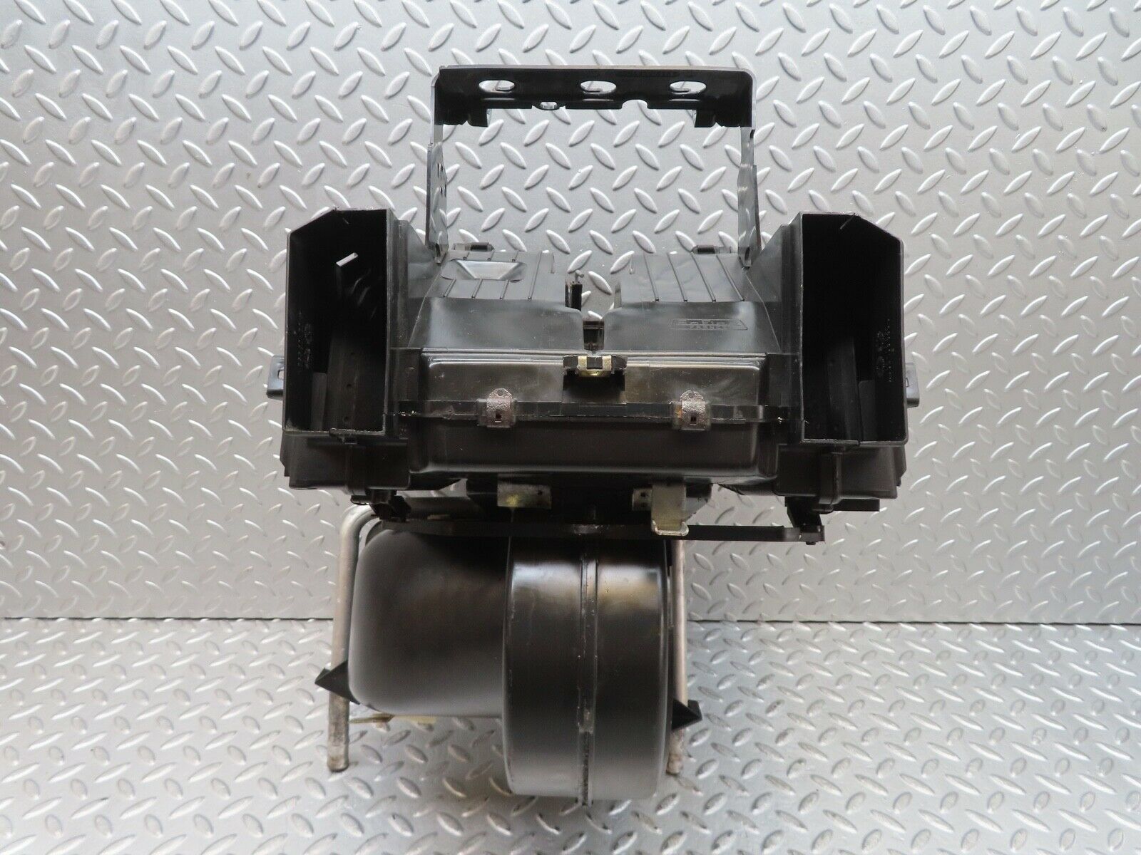 17026 Mercedes-Benz C123 280CE Coupe Heater Box Blower Housing Behr 1238300008