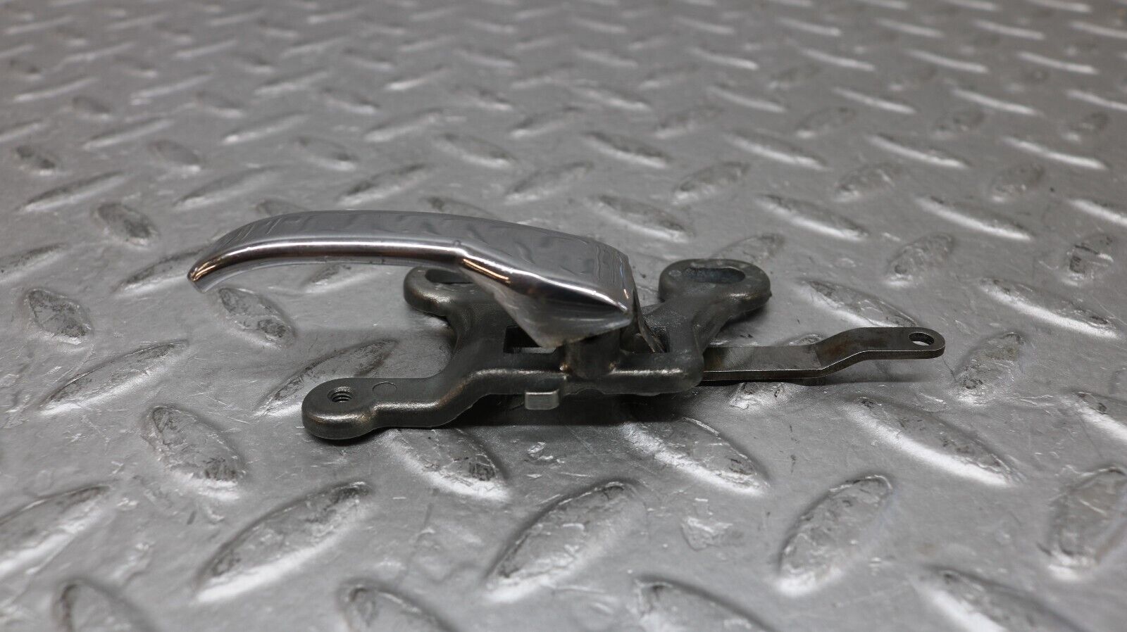 37263 Mercedes-Benz W109 300SEL Front Left Interior Door Handle 1107660319