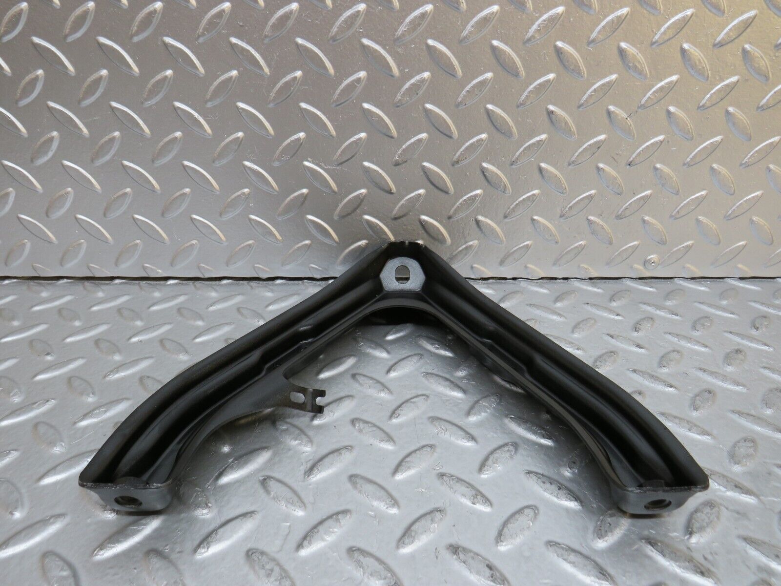 29428 Mercedes-Benz W124 230E Air Intake Manifold Bracket