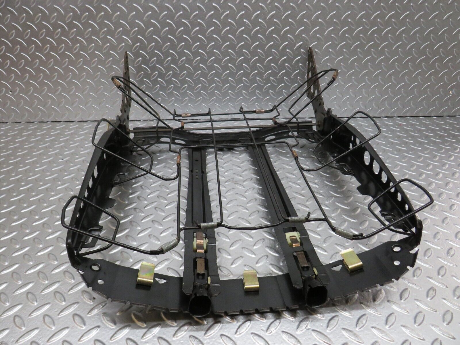 25478 Mercedes-Benz W123 200 Seat Backrest Left Side 1239101385