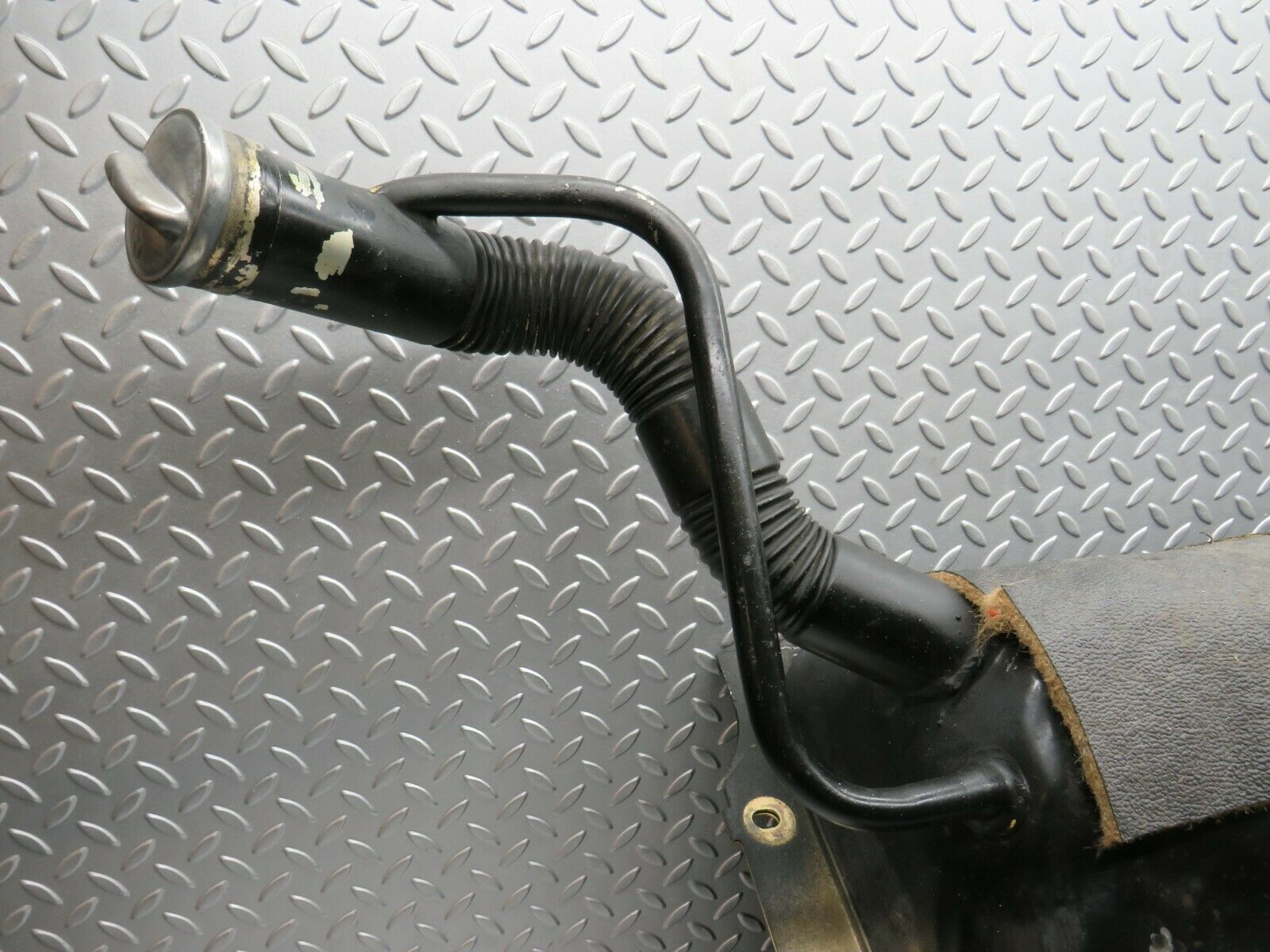 22924 Mercedes-Benz C107 450SLC Coupe Fuel Tank