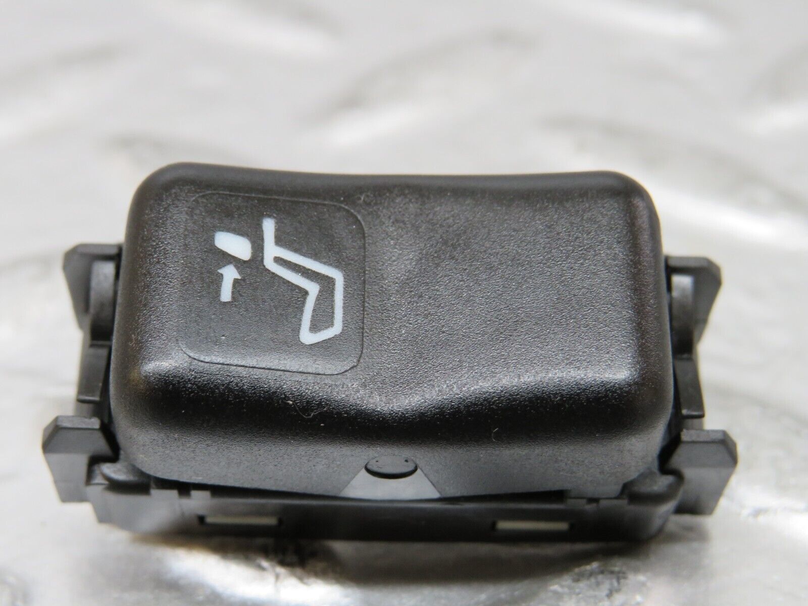 25815 Mercedes-Benz W124 280E Headrest Release Control Switch 1248214751