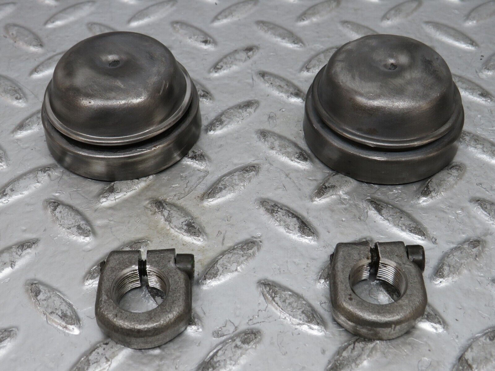 27406 Mercedes-Benz W123 280E Wheel Hub Locking Cap