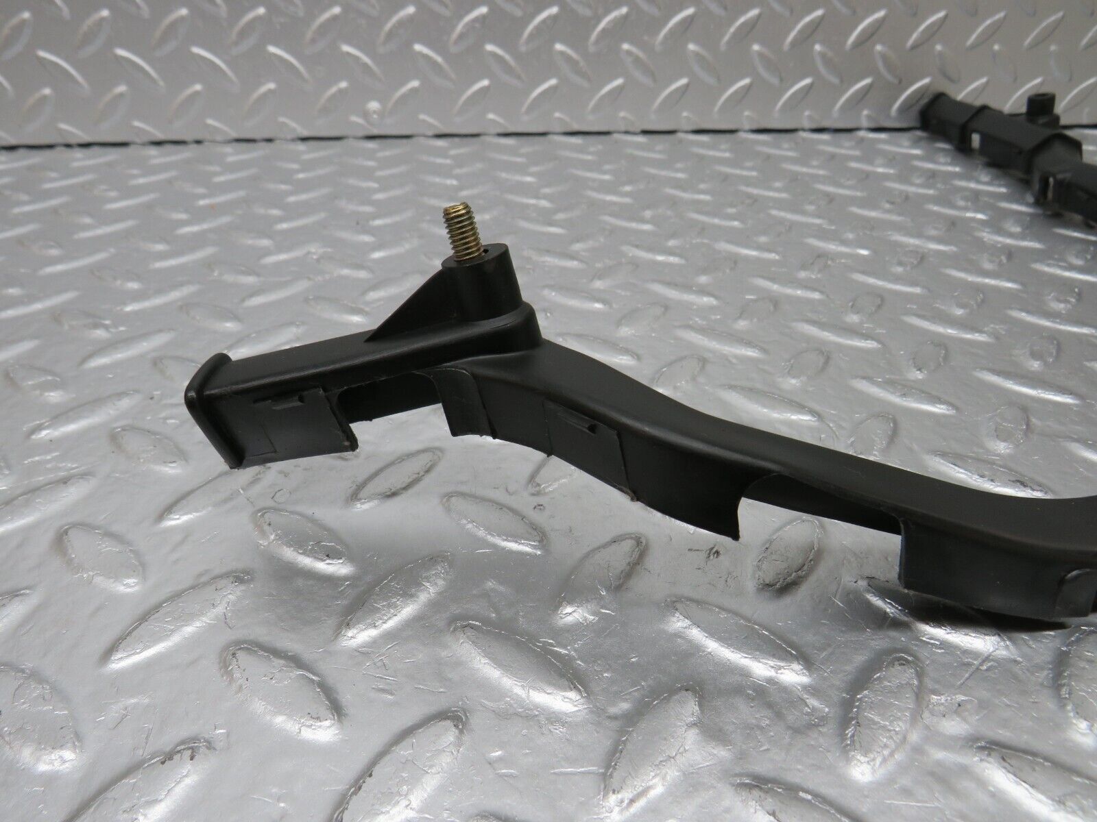 34105 Mercedes-Benz W124 260E Engine Wire Bracket Holder 1031590213