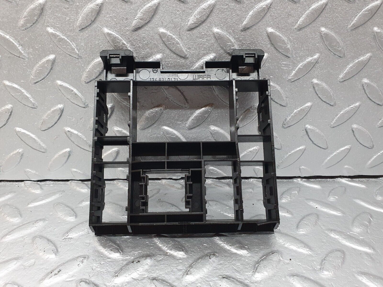 41520 Mercedes-Benz W124 200E Centre Console Switch Frame 1248210171