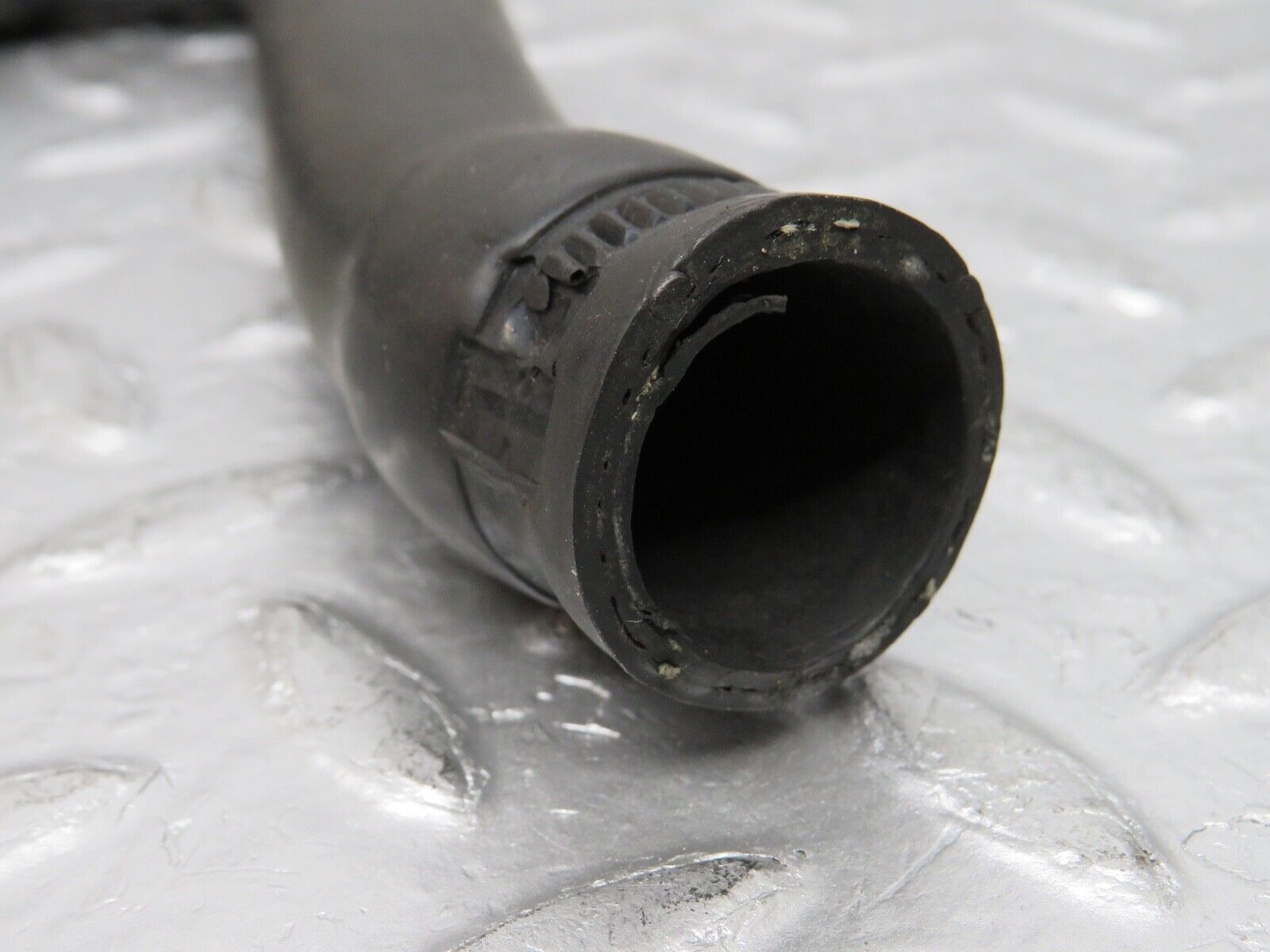 30494 Mercedes-Benz W124 230E Water Hose Pipe 1248329094