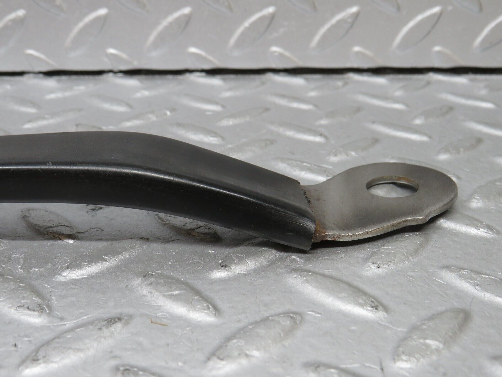 36304 Mercedes-Benz W126 420SE Seat Belt Runner