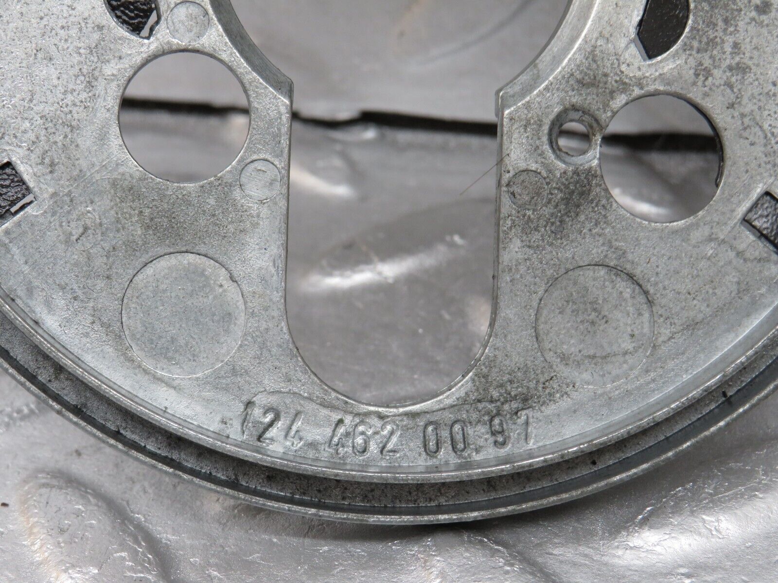 36985 Mercedes-Benz C126 420SEC Coupe Steering Wheel Contact Plate 1244620097