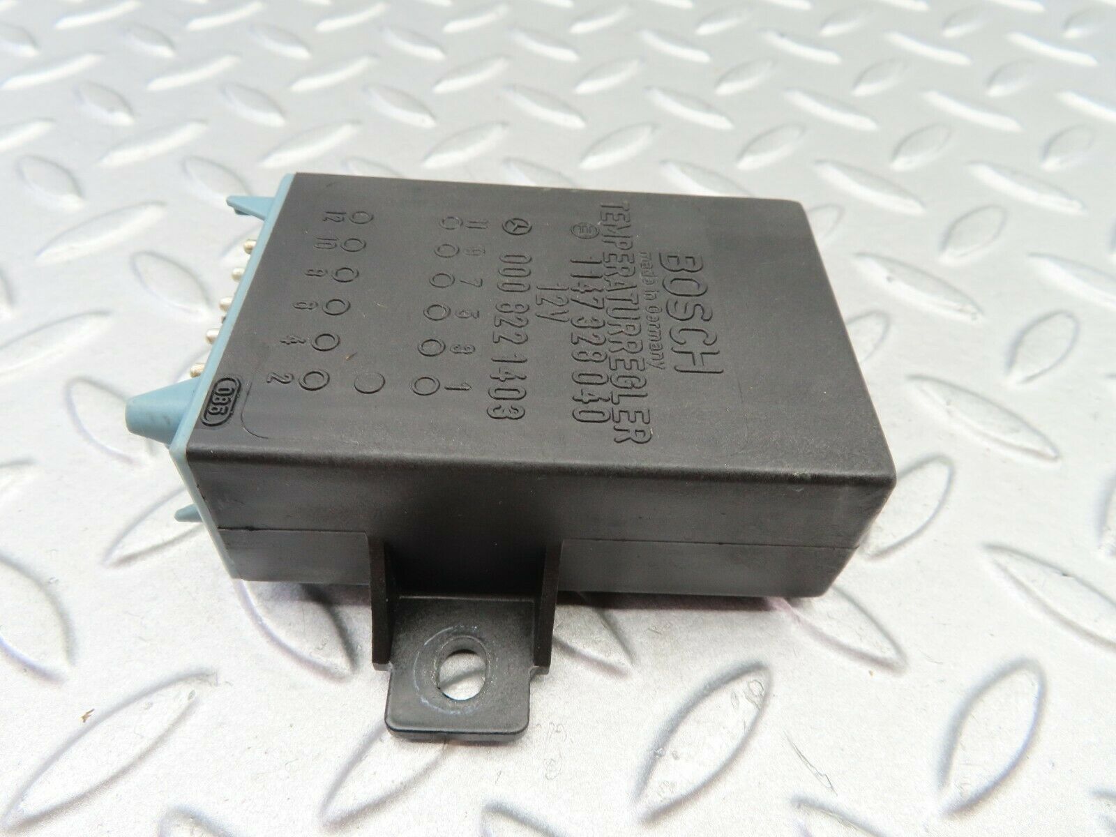 6192 Mercedes-Benz W126 380SE Heating Control Unit Bosch 0008221403