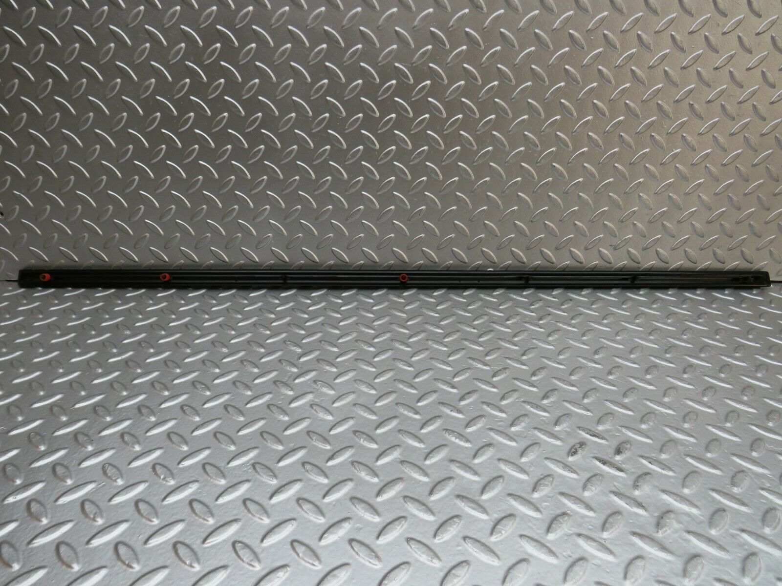 24008 Mercedes-Benz W123 280E Front Left Door Centre Moulding Trim