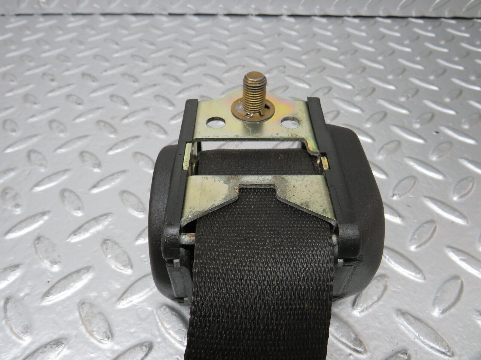 25174 Mercedes-Benz W201 190D Rear Seat Belt Set 1268601886