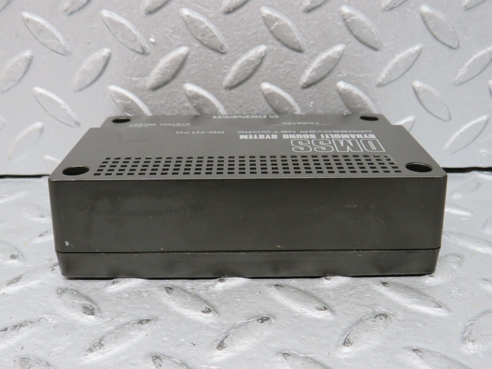 36506 Mercedes-Benz W201 190E 2.0L Dynamulti Sound System PIONEER RD-N170