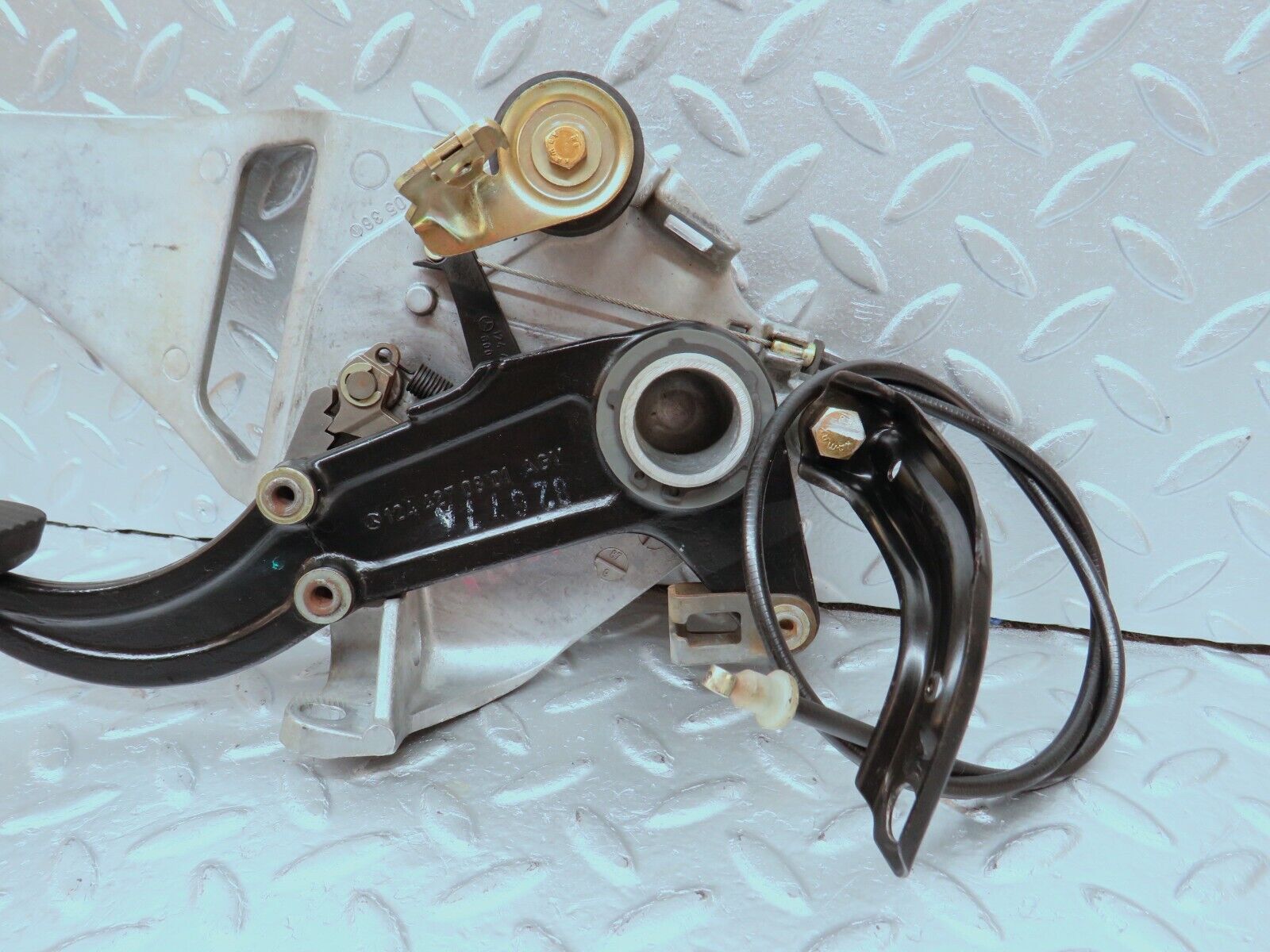 34097 Mercedes-Benz W124 260E Parking Brake Pedal 1244270801 1244270536