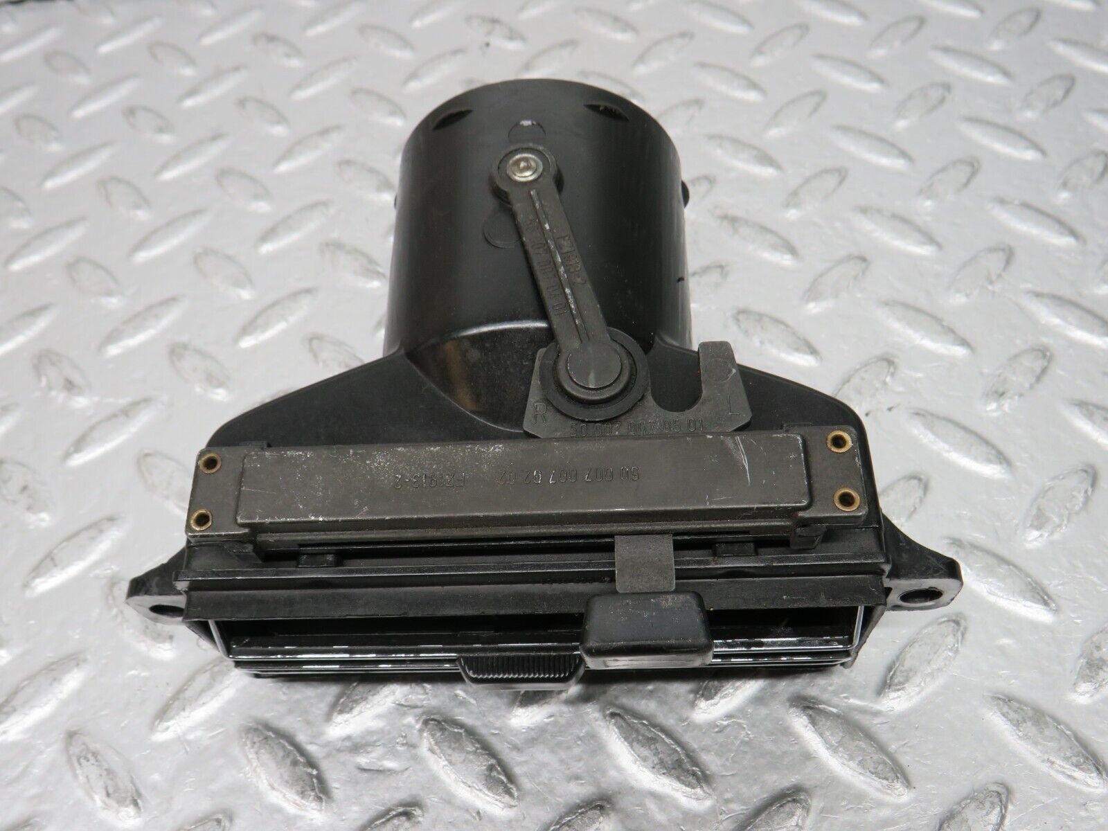 0094 Mercedes-Benz W116 350SE Dashboard Air Vent Grill Left Side 1168310130