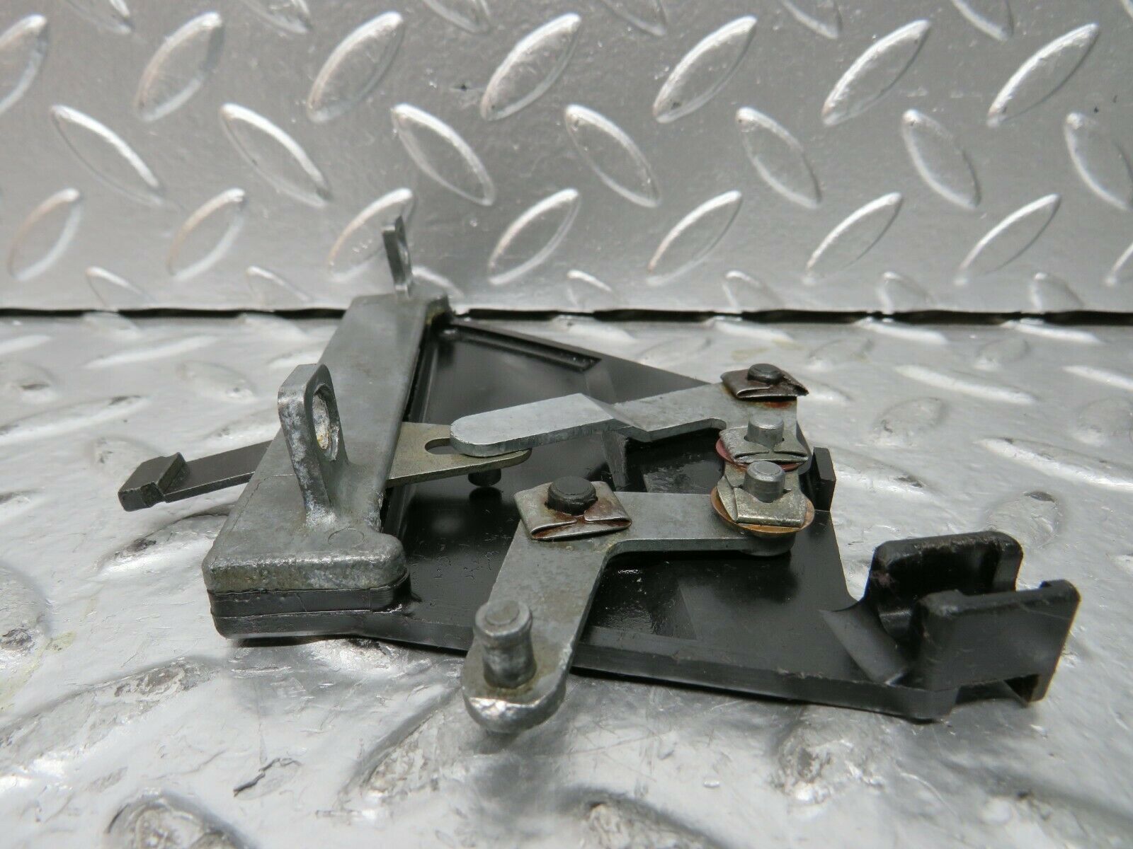 23795 Mercedes-Benz C107 450SLC Coupe Air Vent Control Lever Right 1078300485