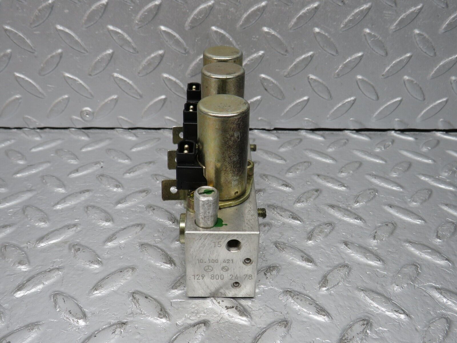 39462 Mercedes-Benz R129 320SL Coupe Roof Hydraulic Valve Right 1298002478