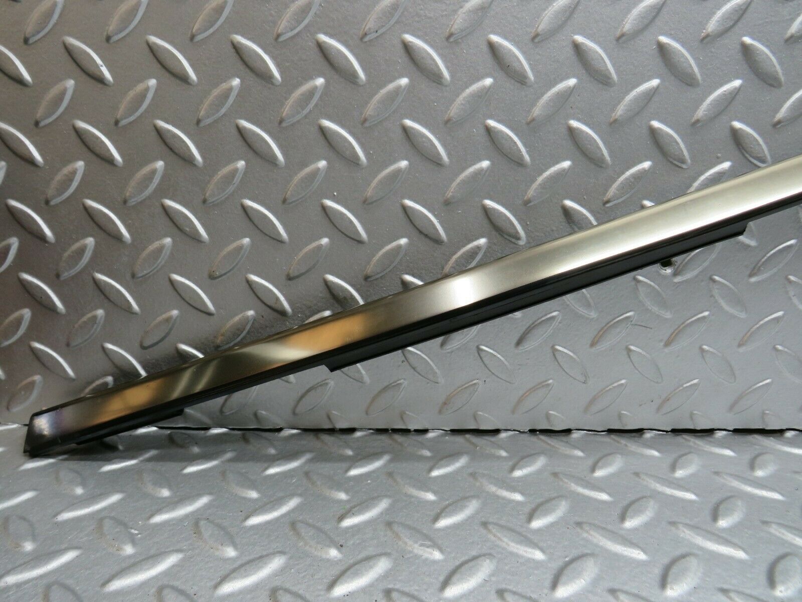 22633 Mercedes-Benz C124 E220 Coupe Roof Chrome Trim Left Side