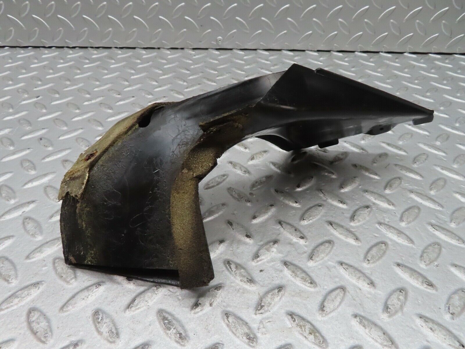 17076 Mercedes-Benz C123 280CE Coupe Water Drain1238300328