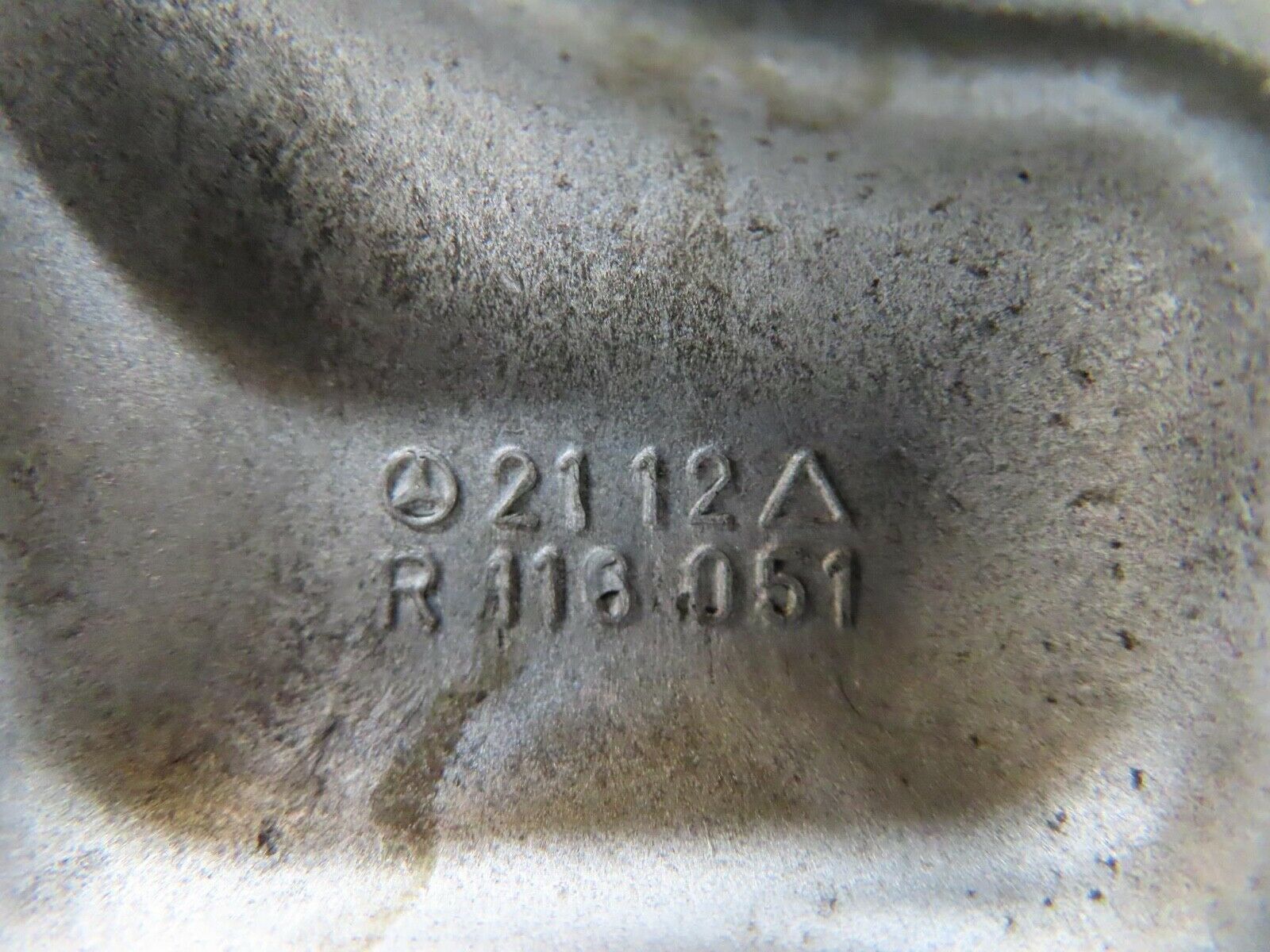 16551 Mercedes-Benz C107 350SLC Coupe Camshaft Tower Bearing 1160512112