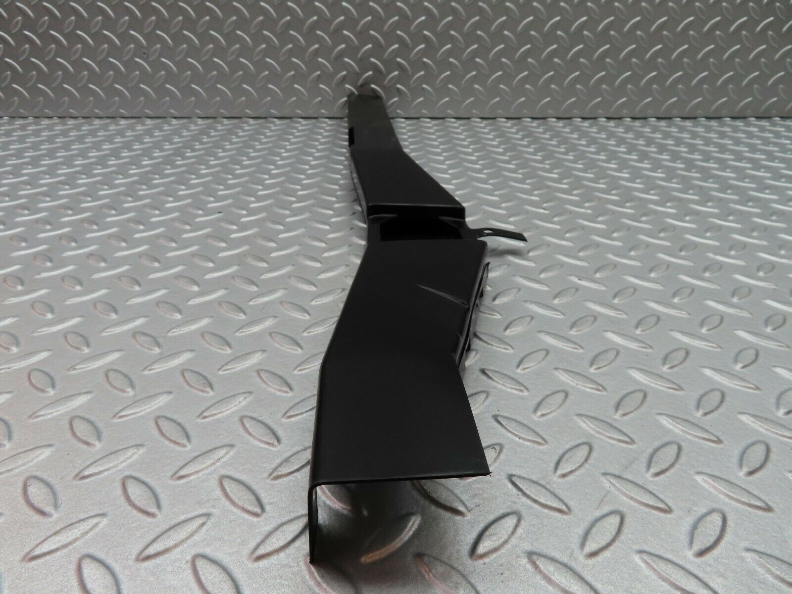 5530 Mercedes-Benz W124 230E Floor Cable Duct 1248210136