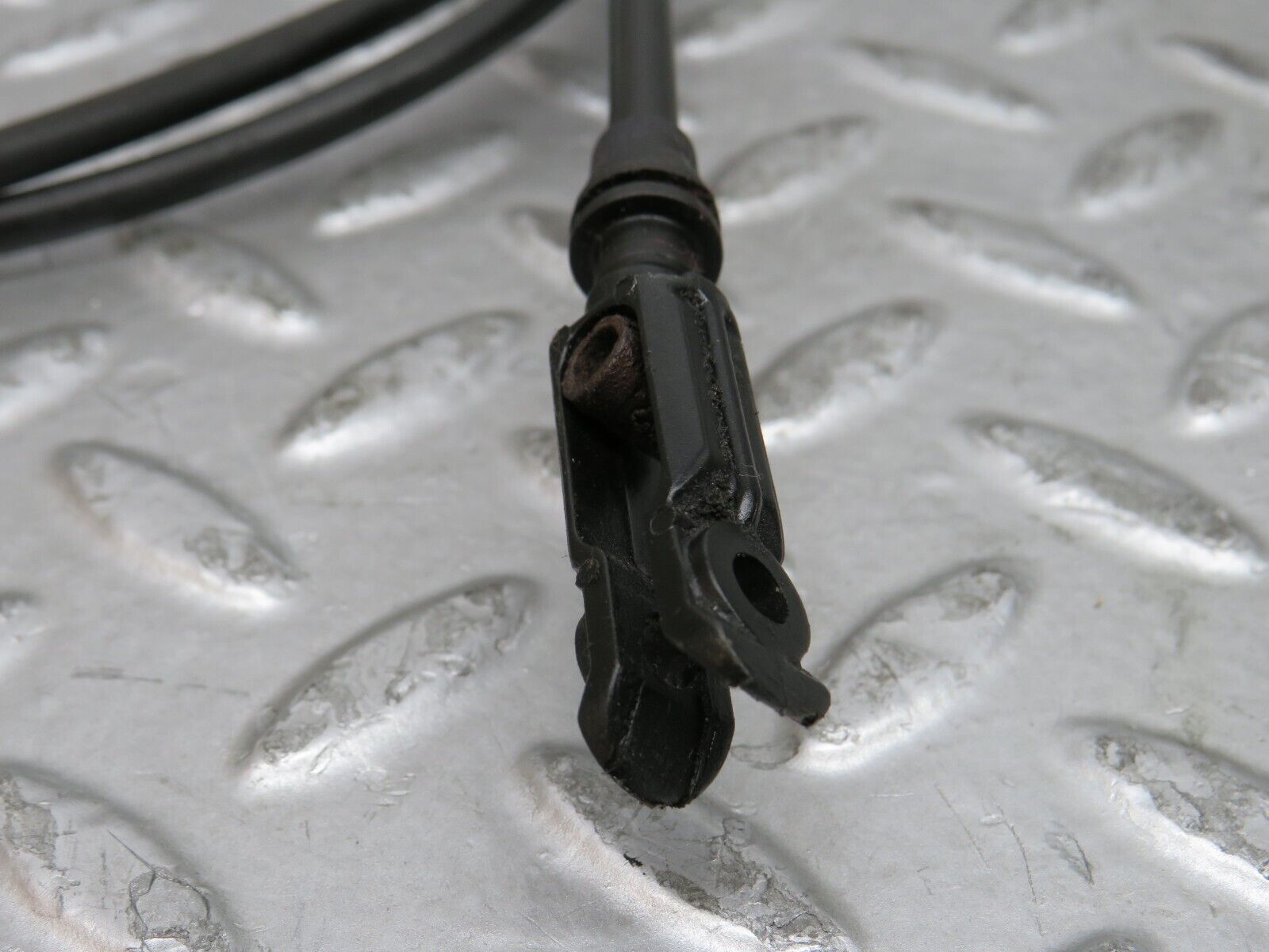 29148 Mercedes-Benz C124 320CE Coupe Bonnet Release Cable 1239970681