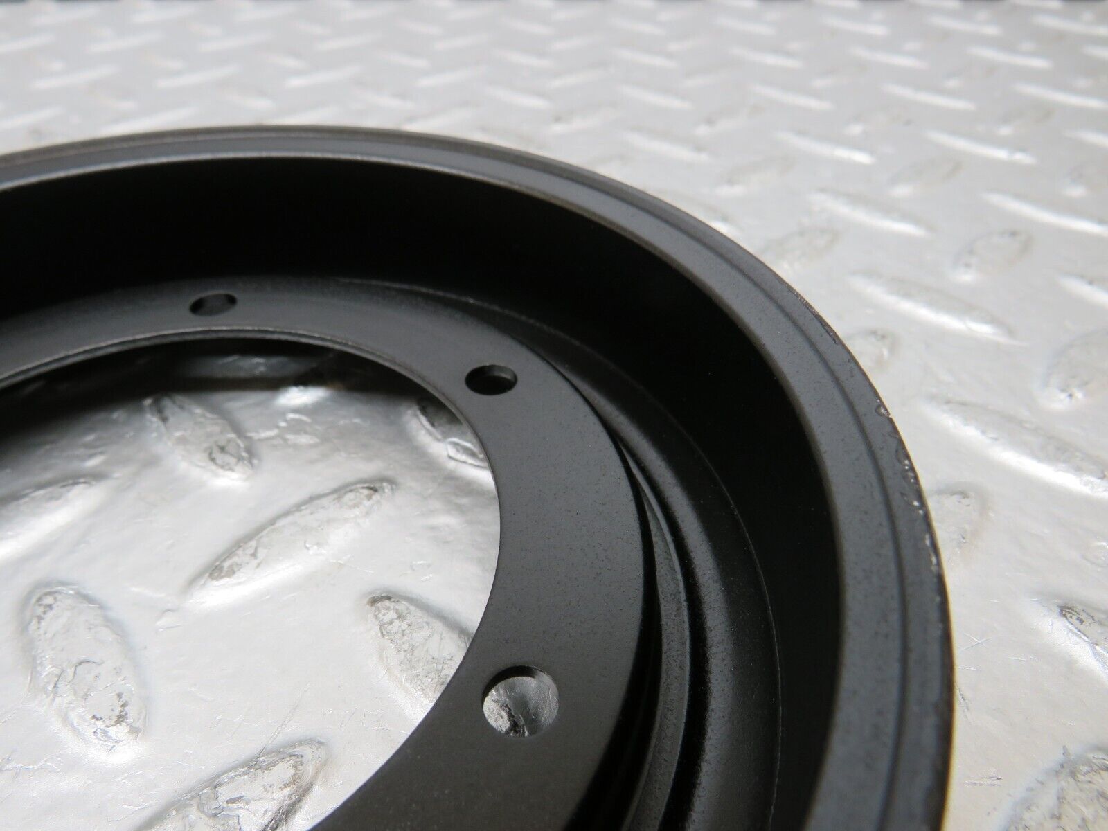 25915 Mercedes-Benz W124 280E Crankshaft Vibration Damper Pulley