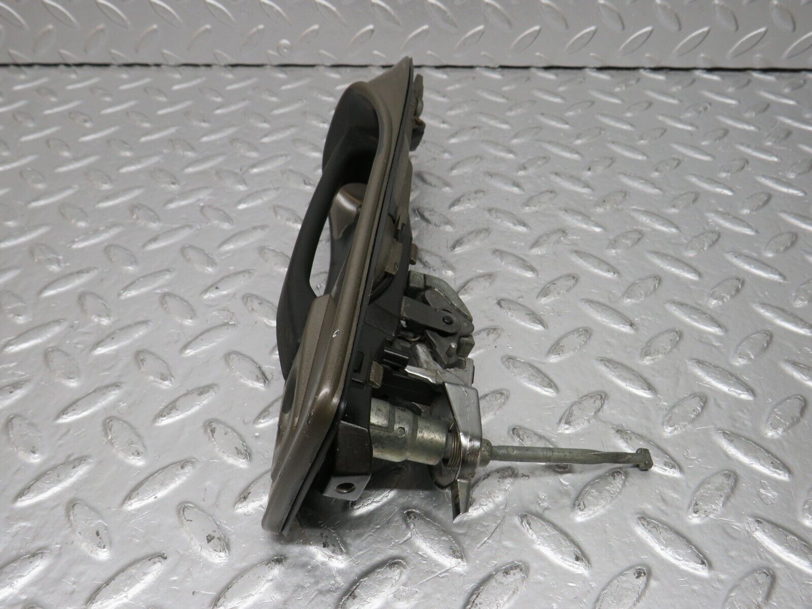 34398 Mercedes-Benz C126 380SEC Coupe Right Exterior Door Handle No Key