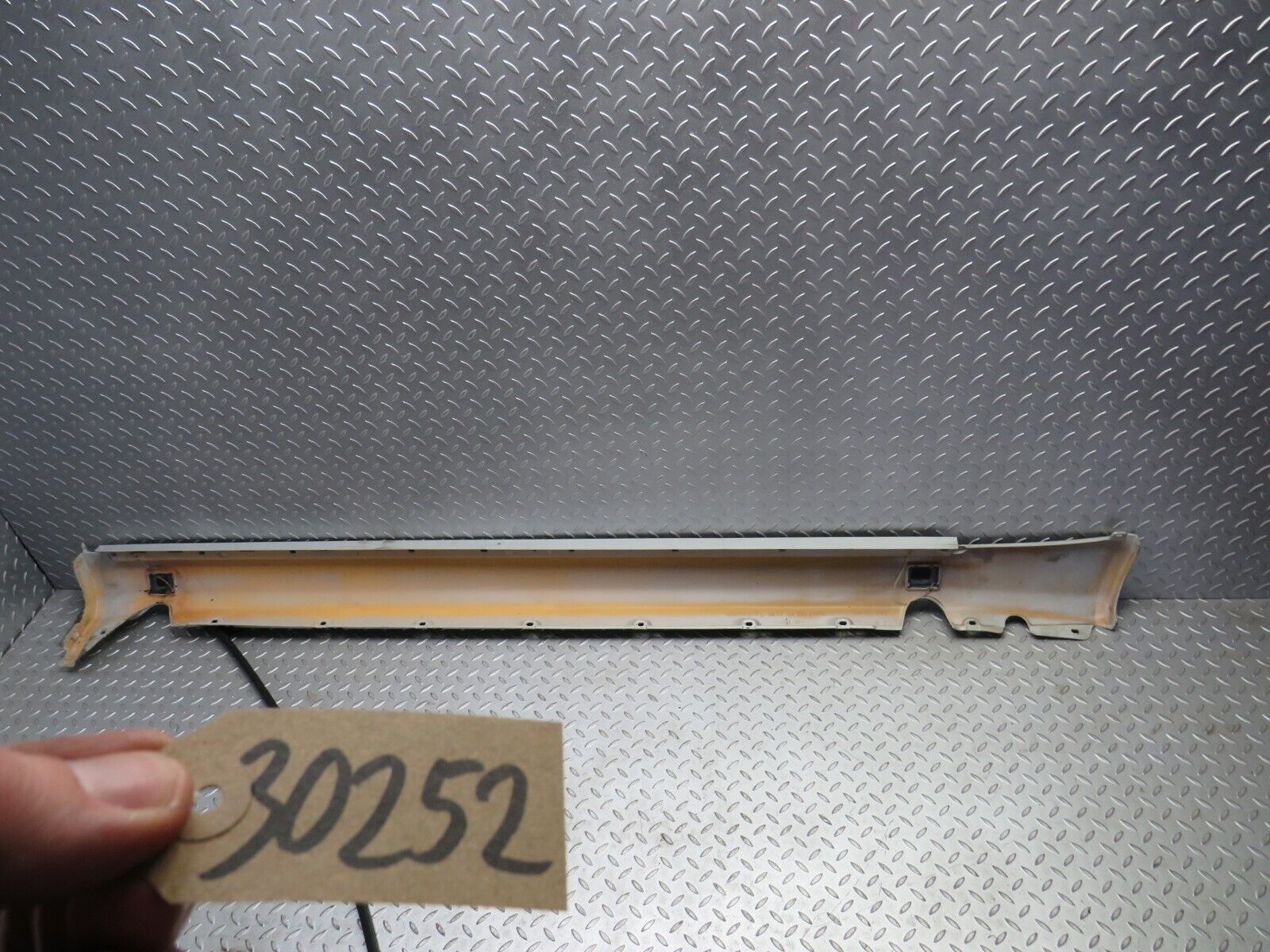 30252 Mercedes-Benz W124 230E Side Skirt Left Side 1246902340