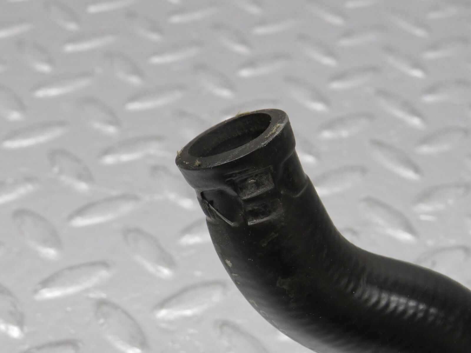 38889 Mercedes-Benz W201 190E 2.6L Heater Radiator Hose 2018320594 2018322894