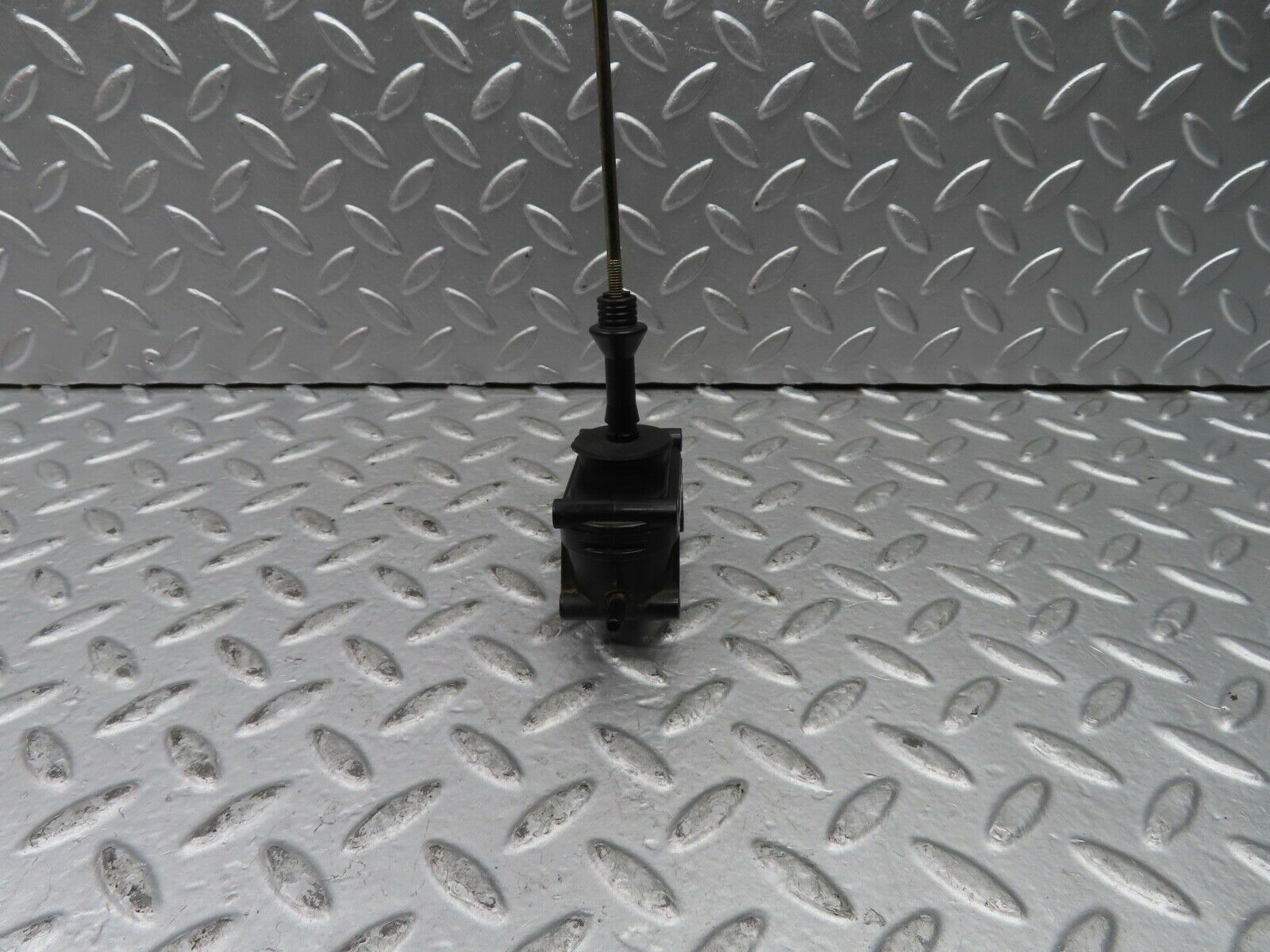 21445 Mercedes-Benz W126 300SE Rear Door Lock Vacuum Actuator