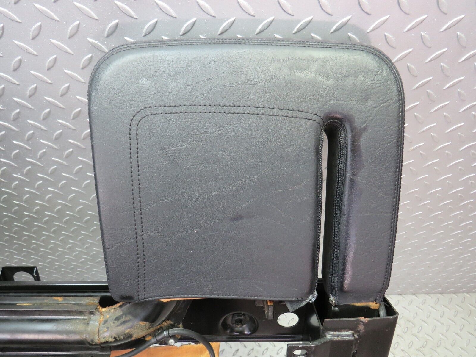 38181 Mercedes-Benz A124 320E Cabriolet Rear Headrest Complete Mechanism 1248600632 1248601032