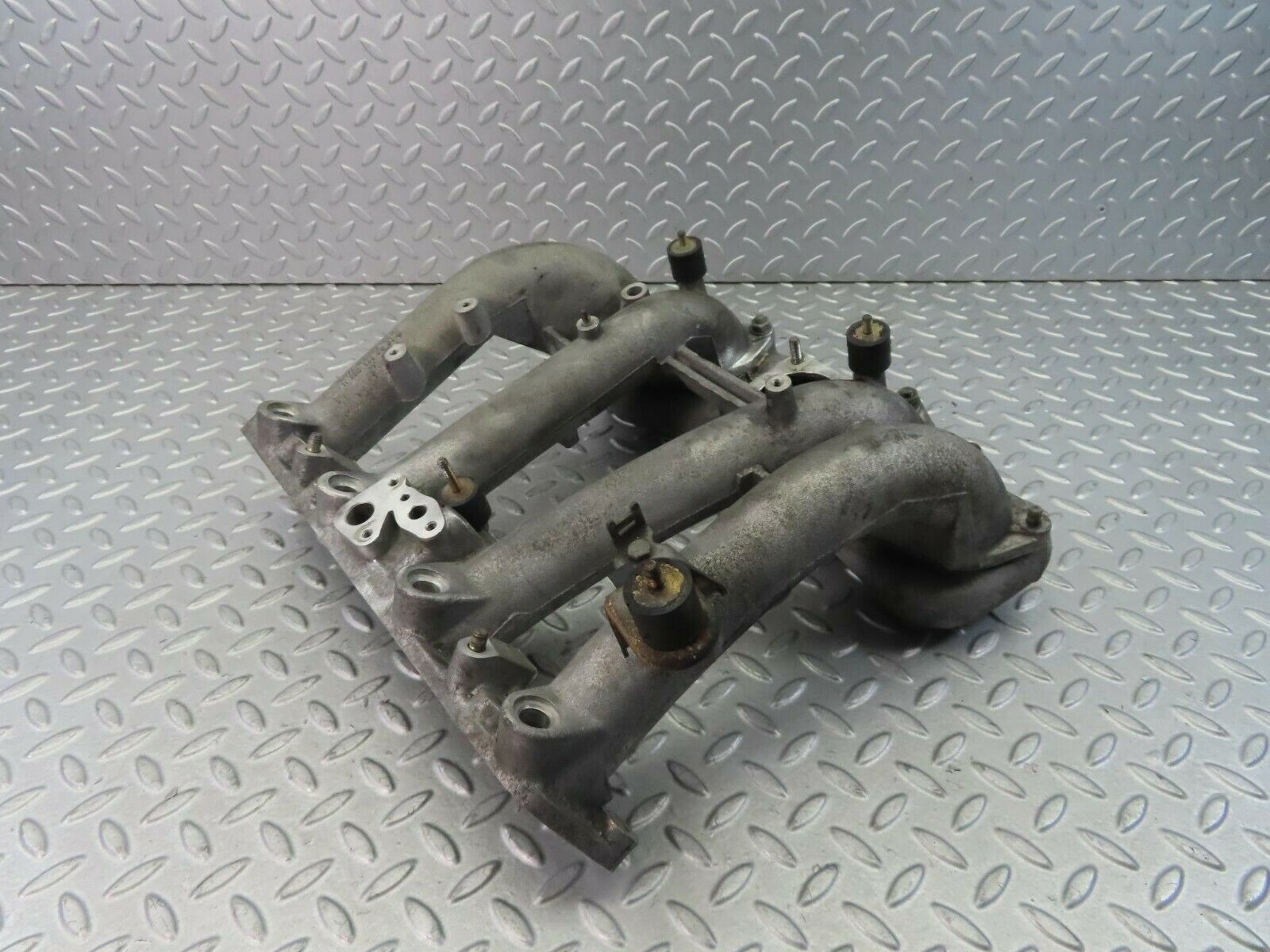 8683 Mercedes-Benz W123 Intake Manifold 1021410301