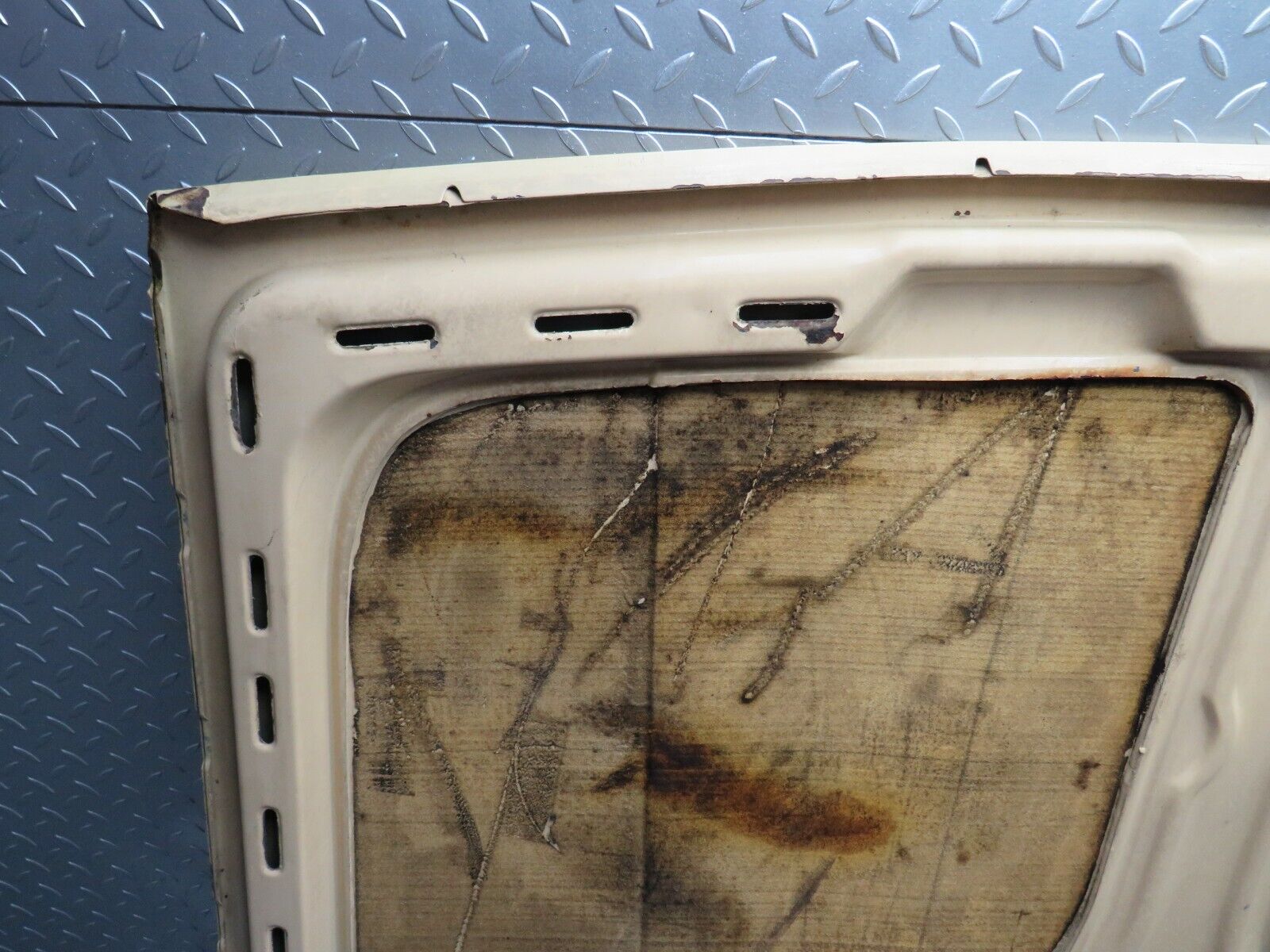 30037 Porsche 924 Bonnet