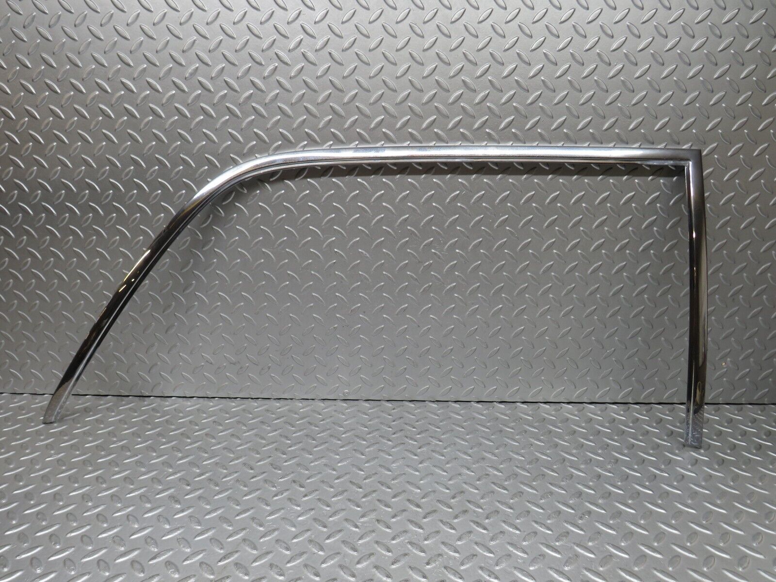 37318 Mercedes-Benz W109 300SEL Rear Right Door Chrome Window Frame