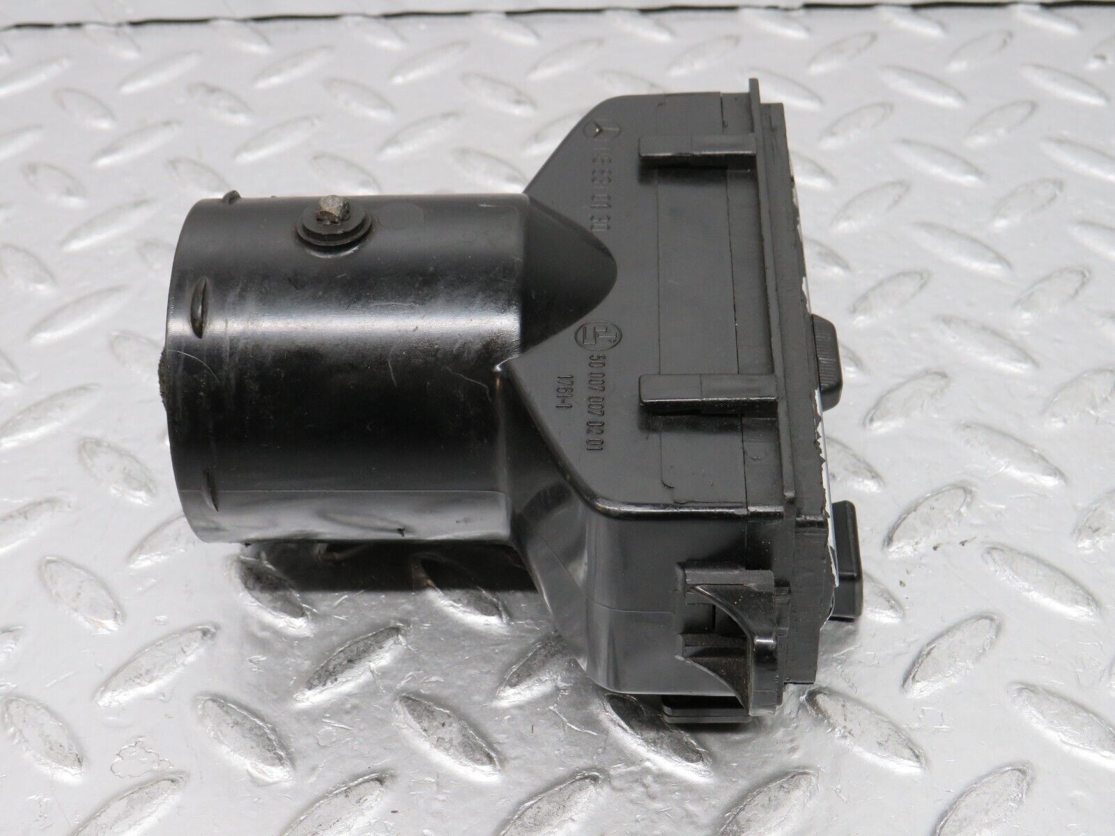 0094 Mercedes-Benz W116 350SE Dashboard Air Vent Grill Left Side 1168310130