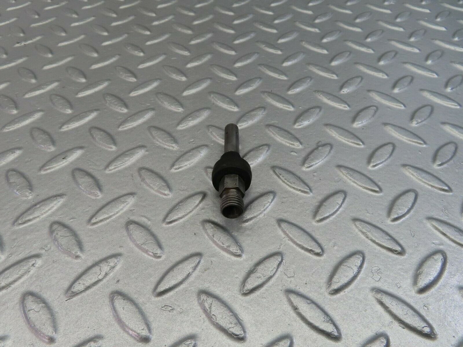 9805 Mercedes-Benz C123 280CE Coupe Fuel Injector Bosch 0437502010