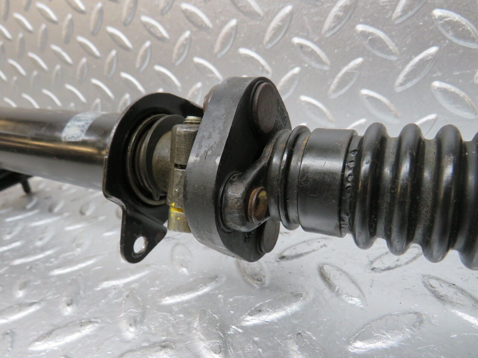 31055 Mercedes-Benz W123 200D Steering Column