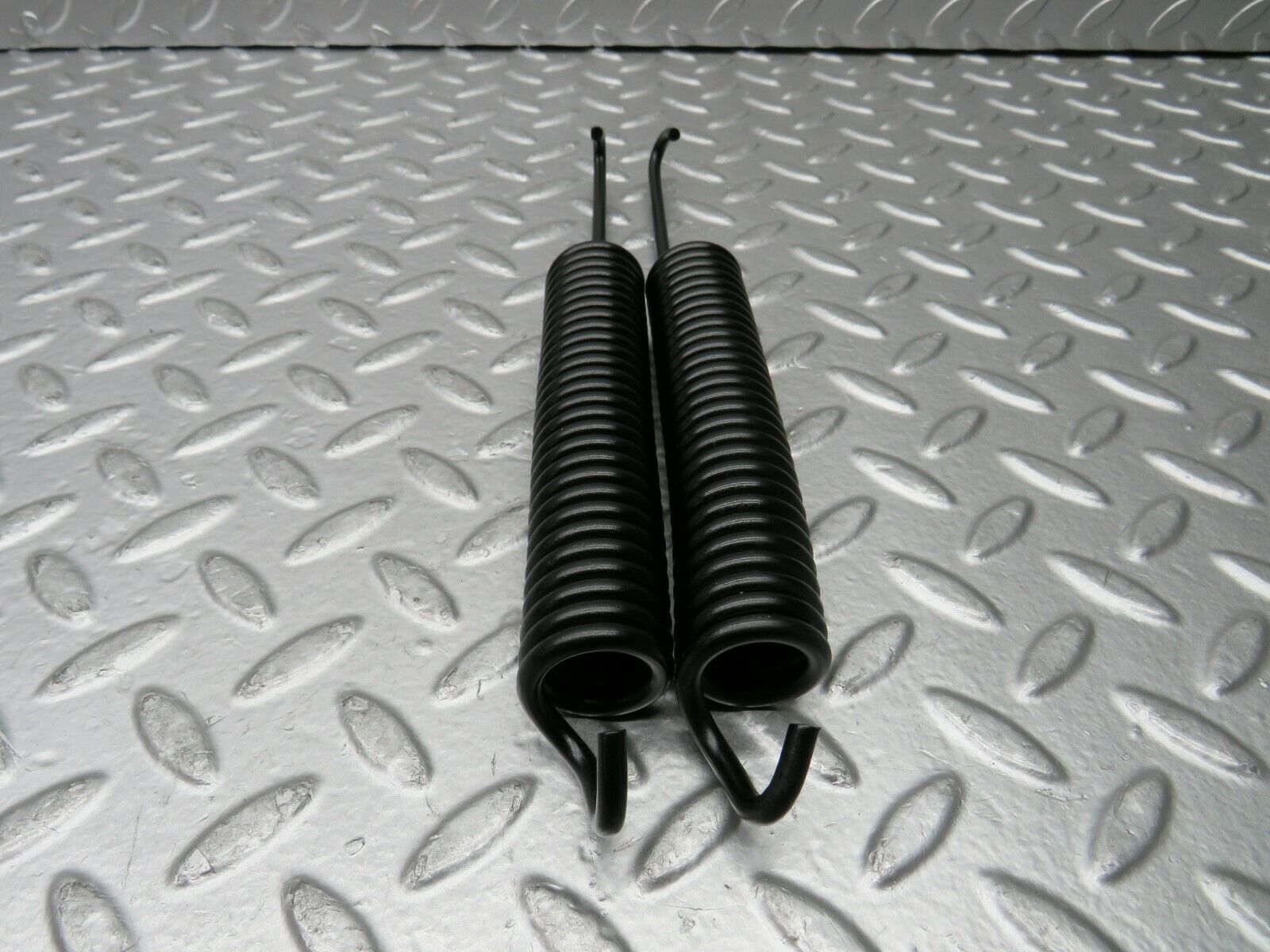 22905 Mercedes-Benz C107 450SLC Coupe Bonnet Hinge Spring Pair