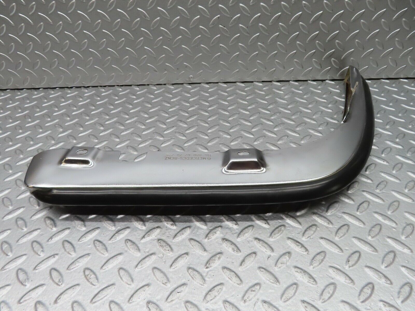 18156 Mercedes-Benz W116 450SEL Front Right Upper Bumper Corner 1168800270