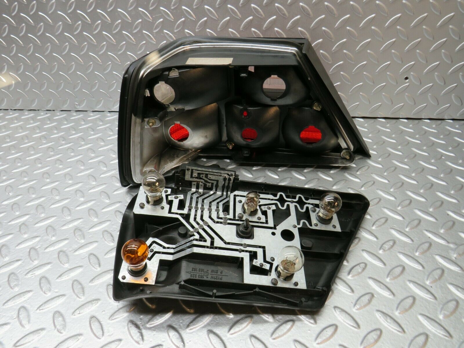 22420 Mercedes-Benz C124 E220 Coupe Tail Light Right Side