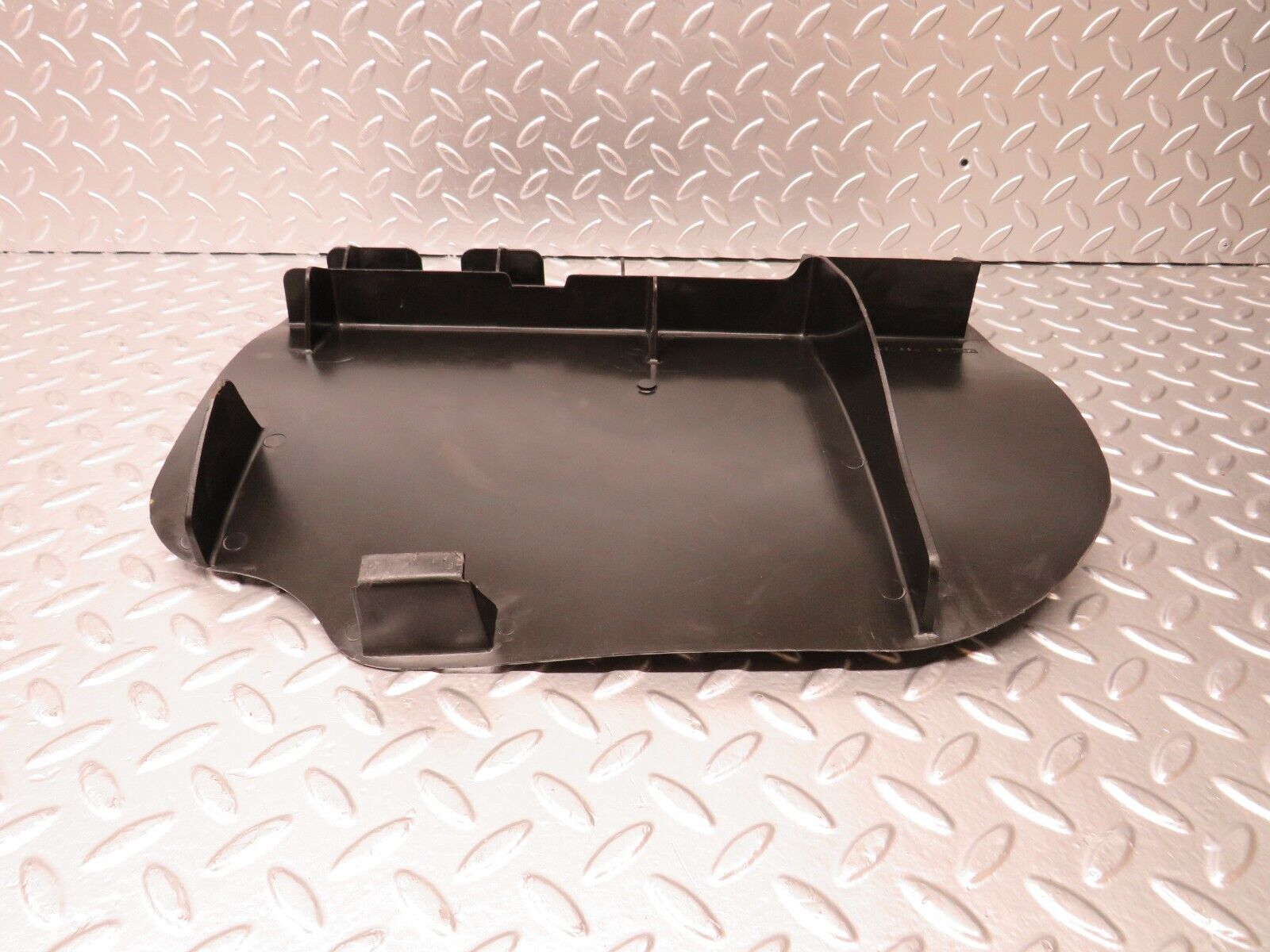 25143 Mercedes-Benz W201 190D Front Left Front Cable Channel Cover 2016841137