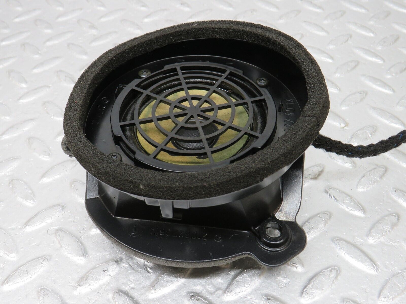 34722 Mercedes-Benz W210 320E Rear Right Door Speaker 2108274014 2108273614