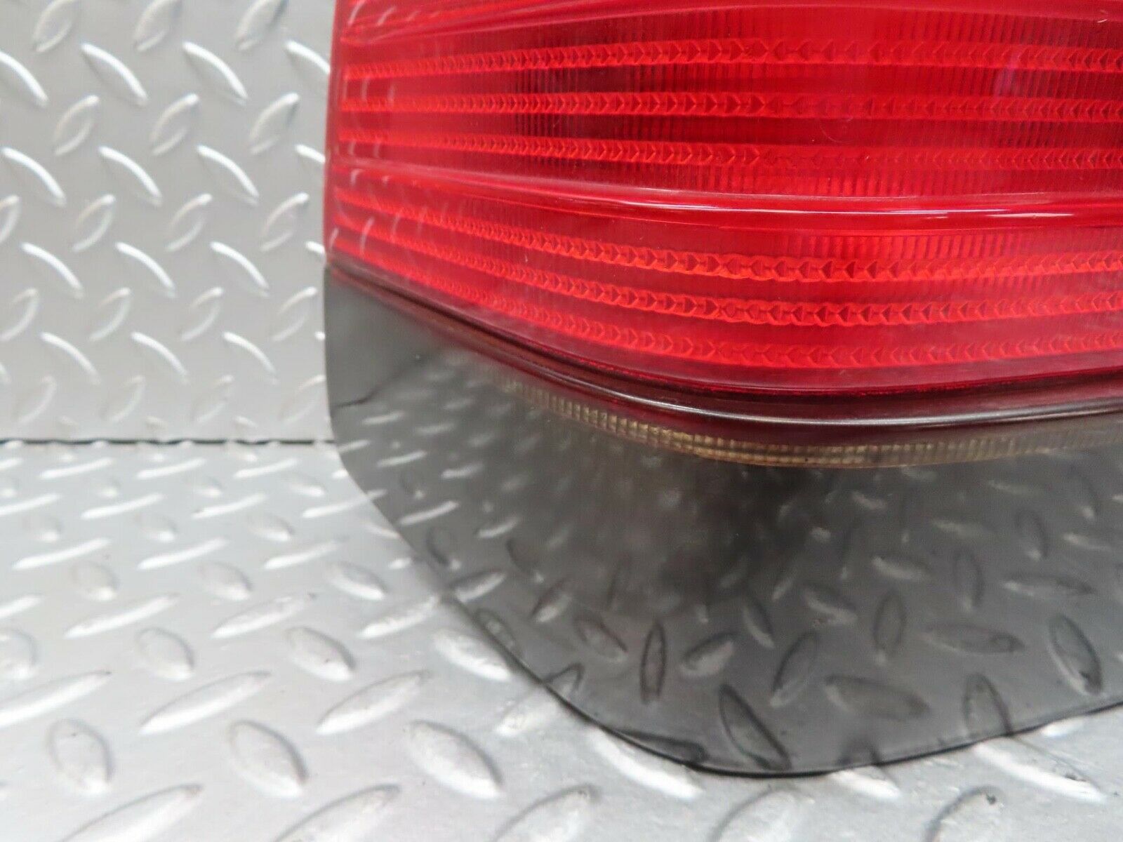 14914 Mercedes-Benz W140 S320 Tail Light Left Side