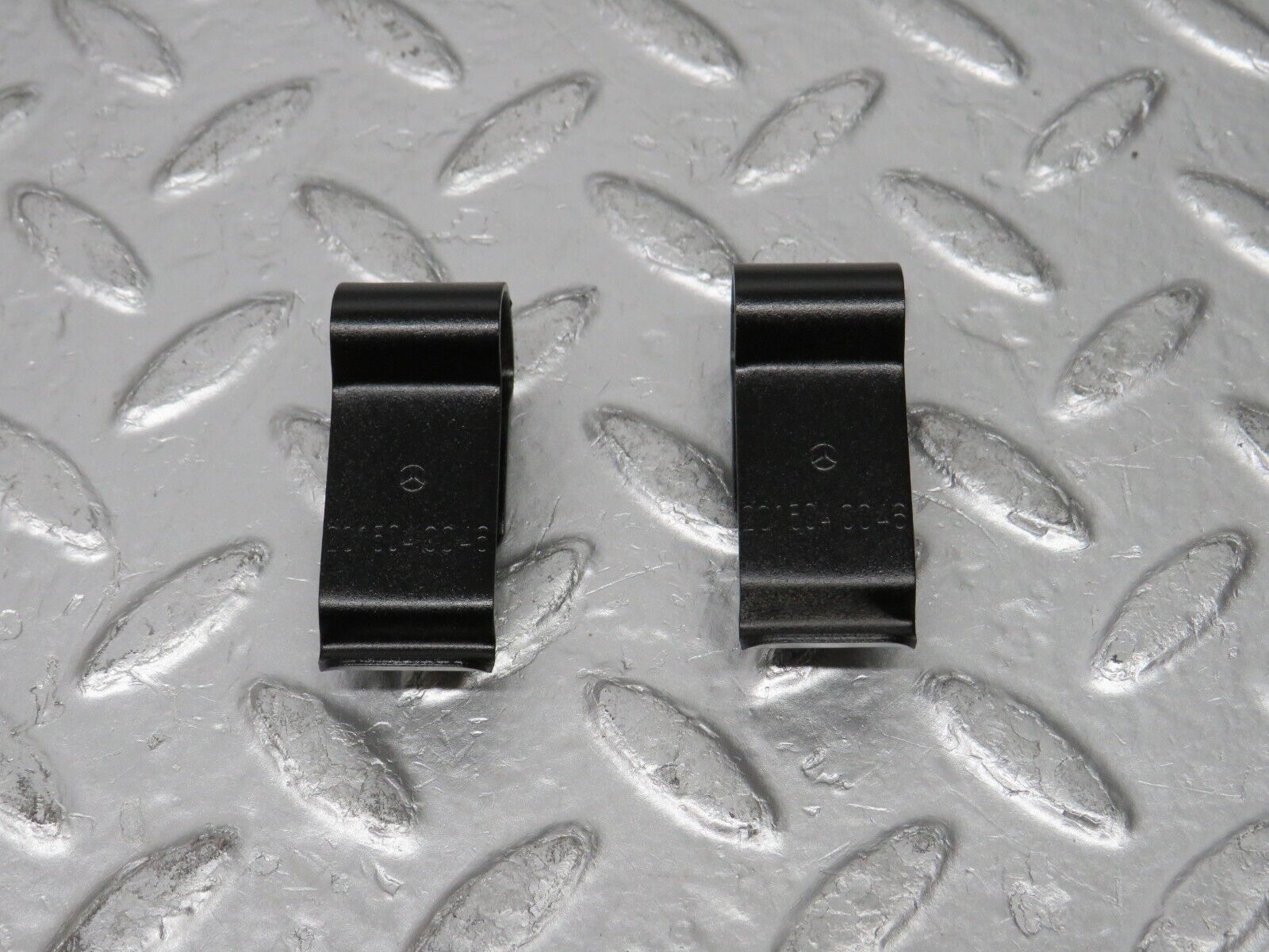 30394 Mercedes-Benz W124 230E Radiator Fan Shroud Holder Pair 2015040046