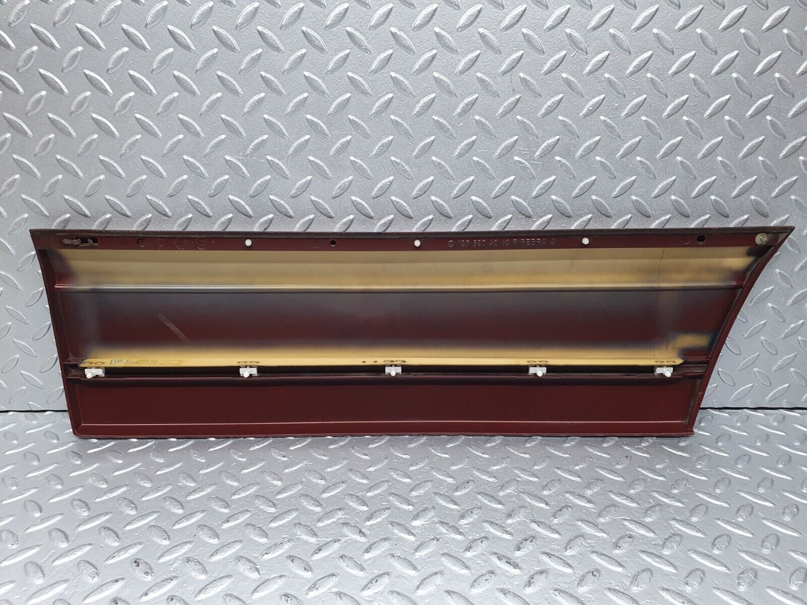 40940 Mercedes-Benz W126 300SE Rear Right Door Moulding Trim 1266904040