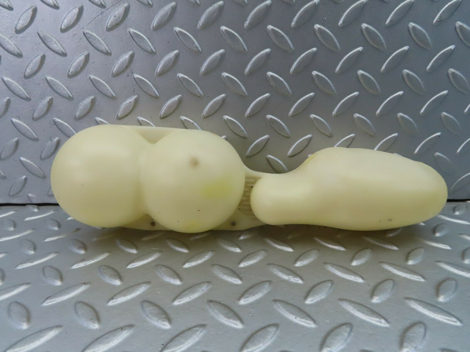 7433 Mercedes-Benz W116 450SE Vacuum Reservoir