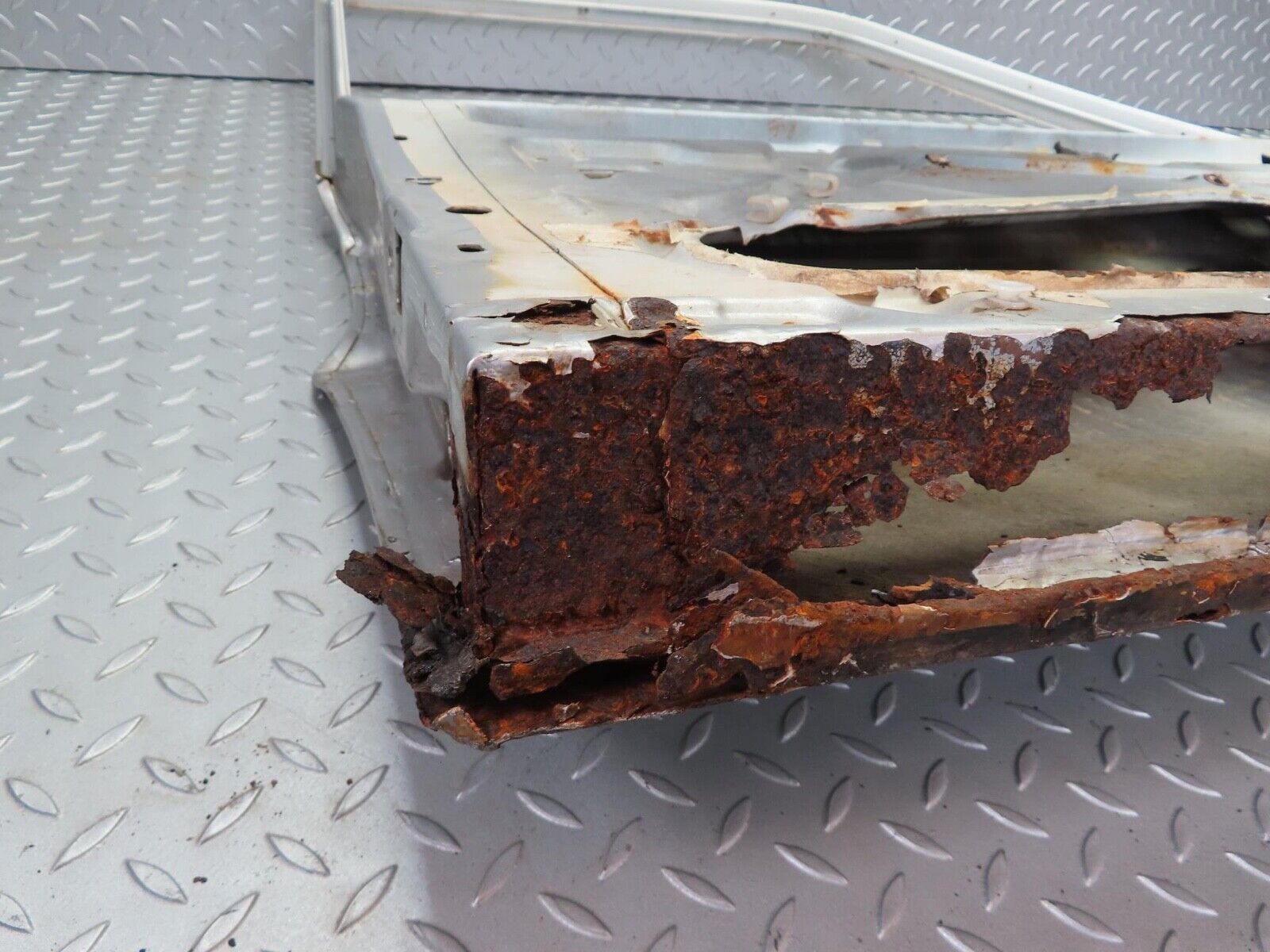 12552 Mercedes-Benz W108 280SE 3.5 Rear Right Door