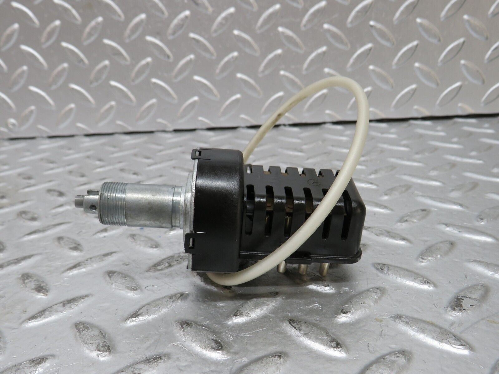 27705 Mercedes-Benz S124 300TE Wagon Heater Blower Switch 1248202210