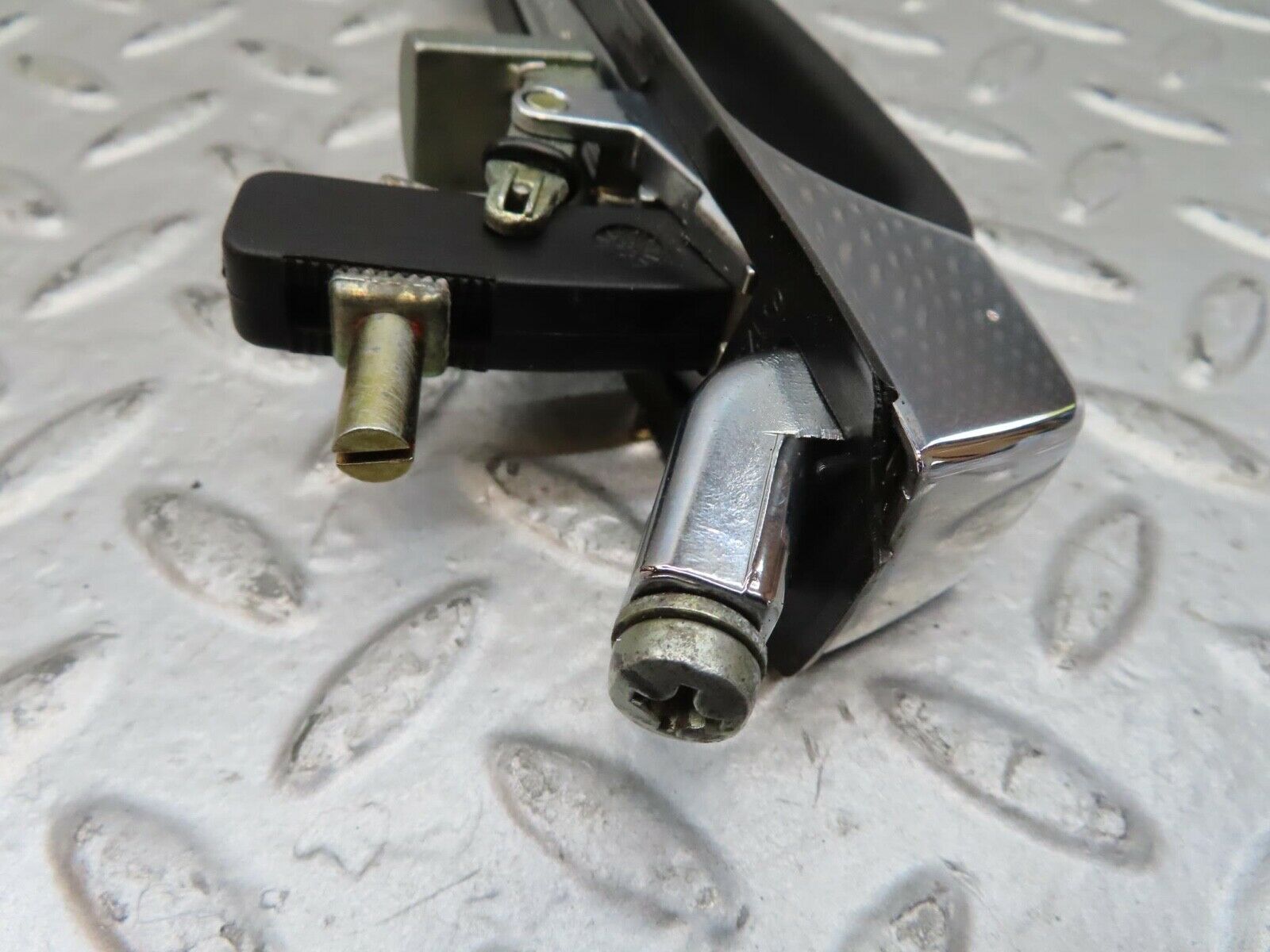 7022 Mercedes-Benz W123 230E Rear Exterior Door Handle 1237600359