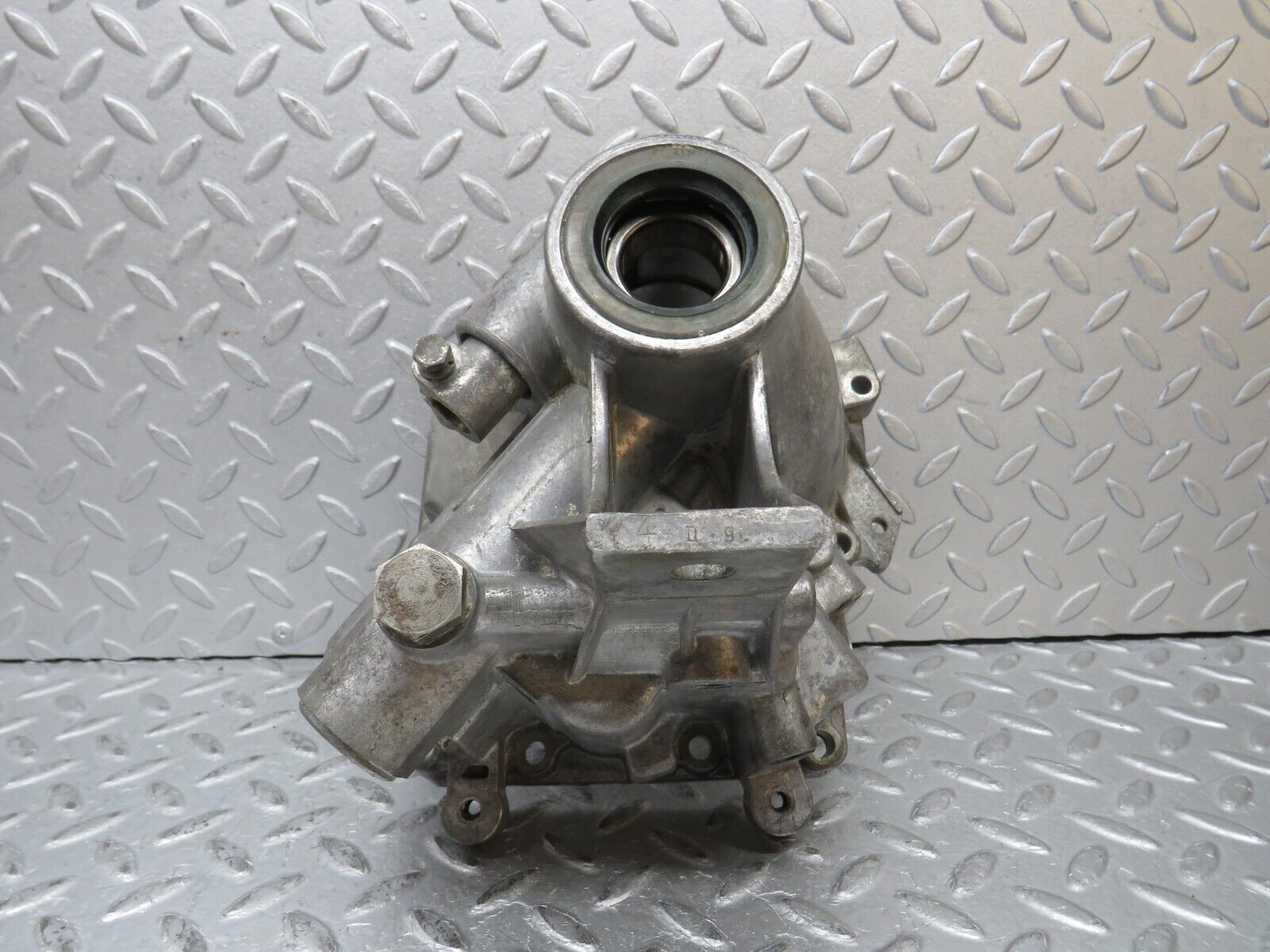 37680 Mercedes-Benz W109 300SEL Automatic Gearbox Rear Housing 1152702411